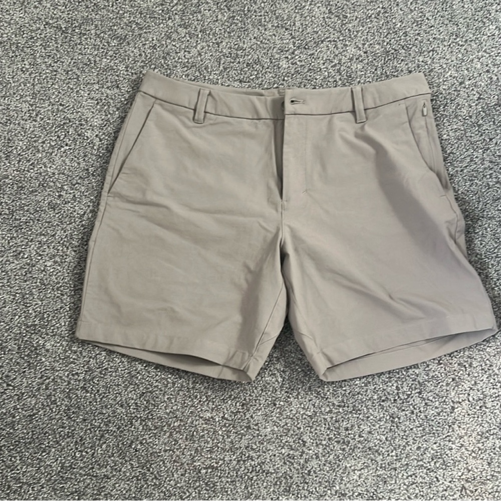 Lululemon Light Gray Shorts Size 36